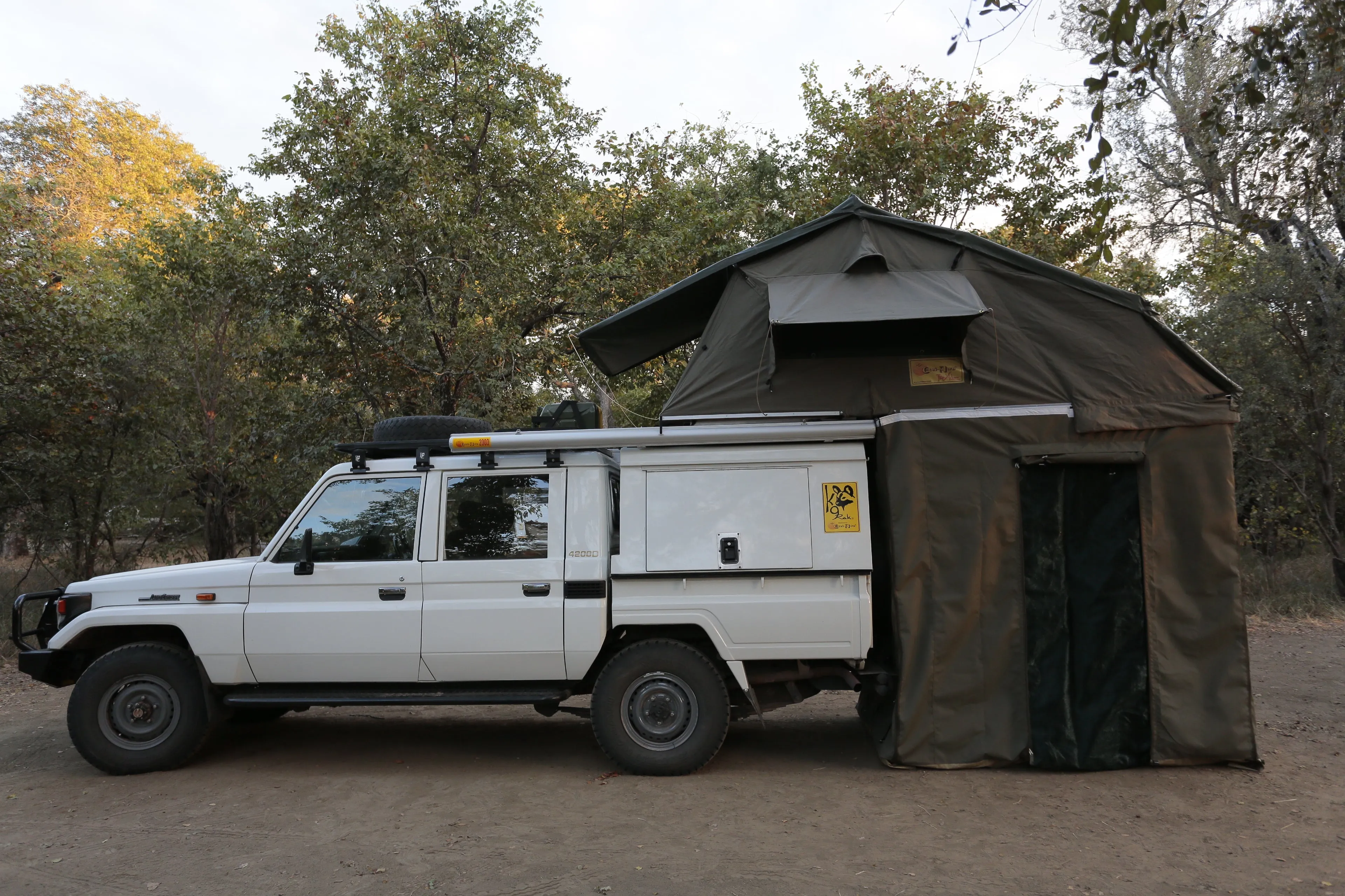 Equipt XKLUSIV Roof Top Tent