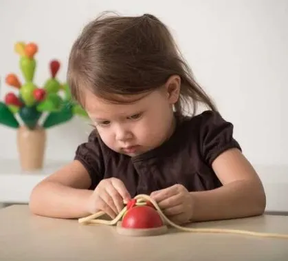 PlanToys Tie-Up Shoe