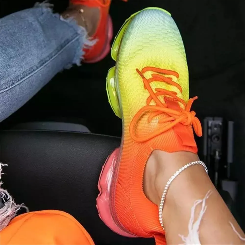 Relaxed and breathable orthopedic Shoes