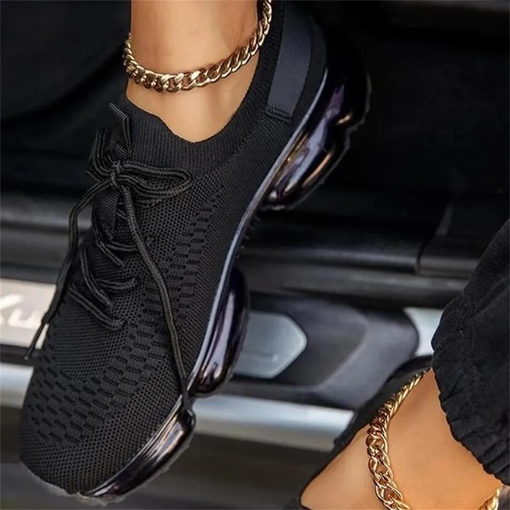 Relaxed and breathable orthopedic Shoes
