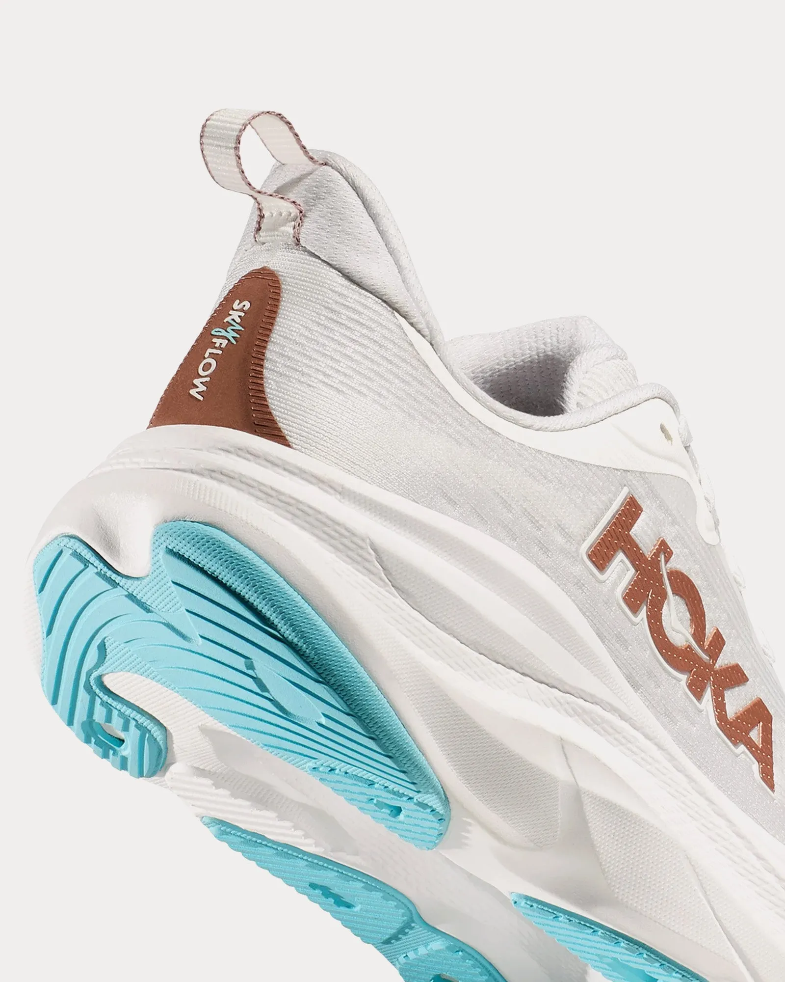 Skyflow Frost / Rose Gold Running Shoes