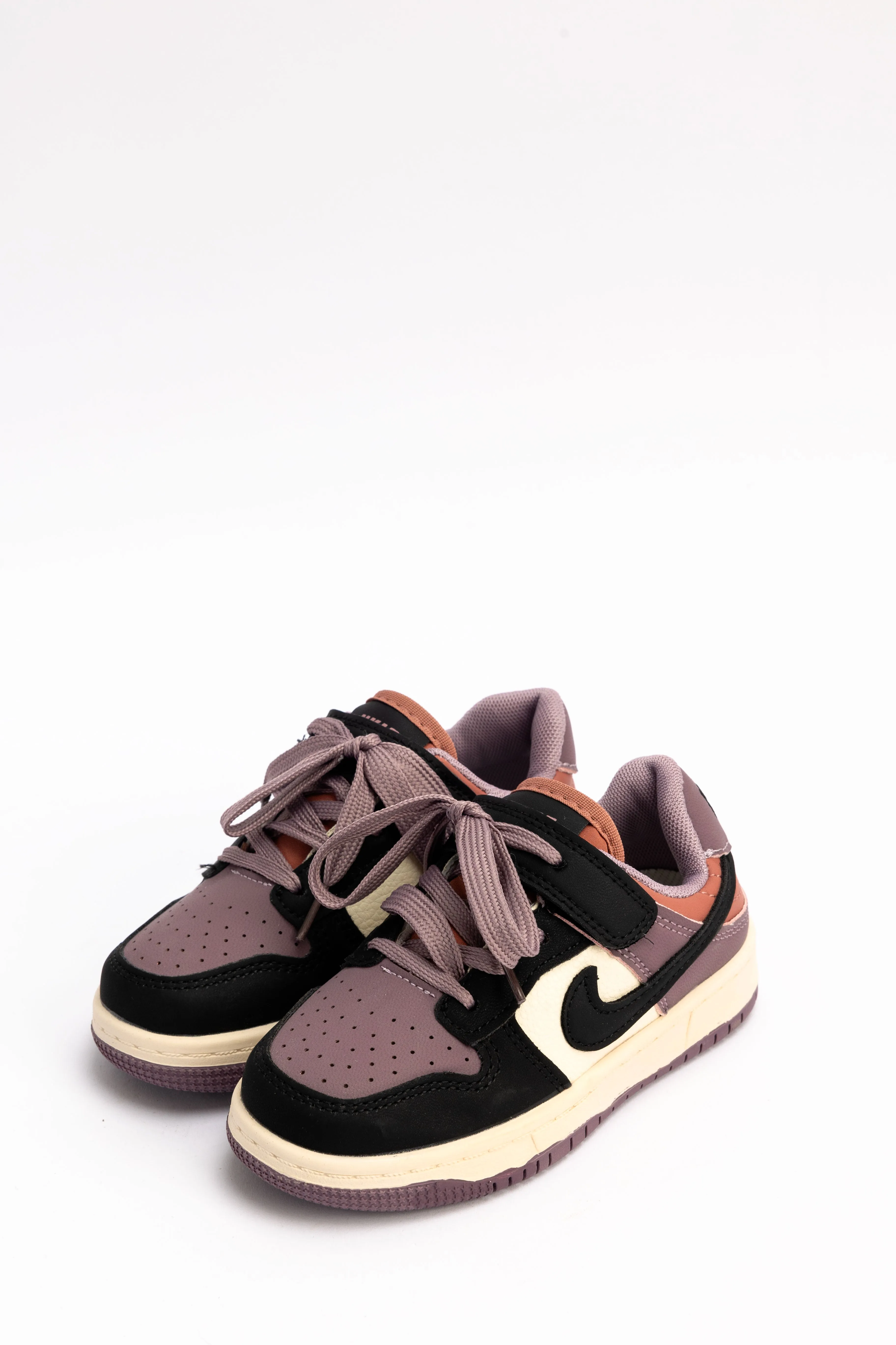 SPORTS SHOES